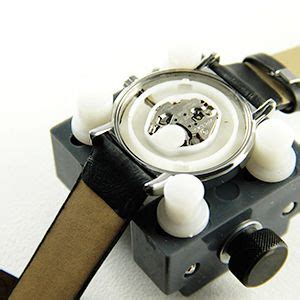 comment ouvrir une montre iwc no 25 155|JOURNAL IWC : Comment prendre soin de votre montre IWC.